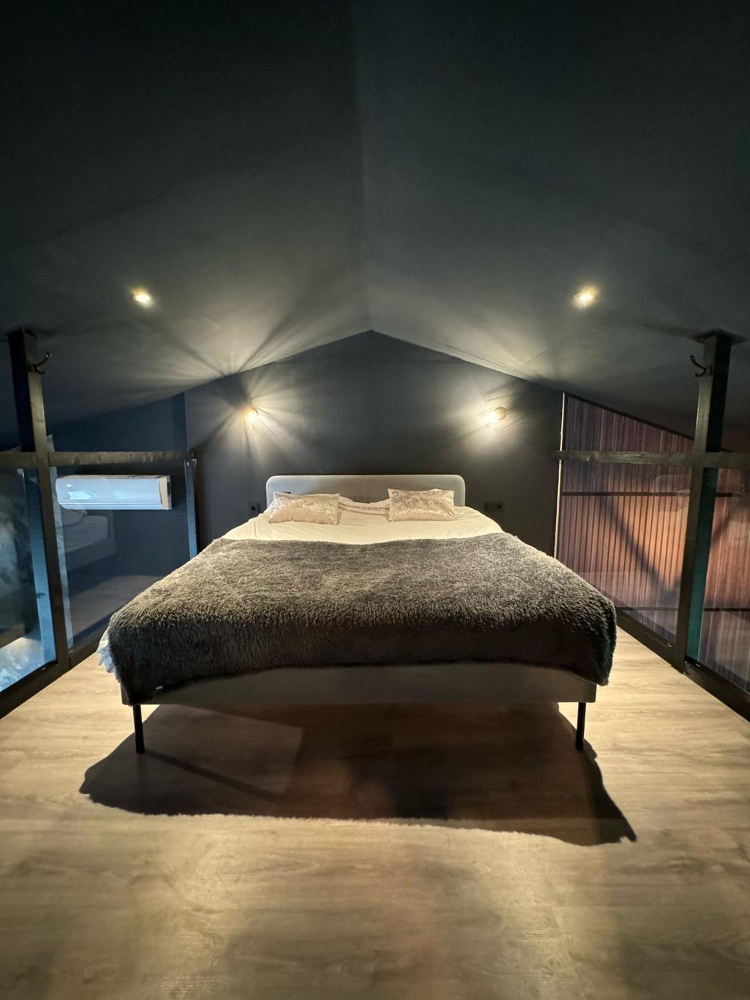 Luxury Loft Apartment Velddriel Bagian luar foto