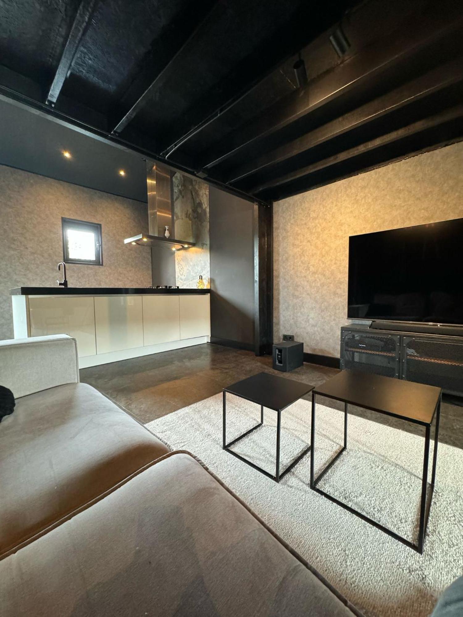 Luxury Loft Apartment Velddriel Bagian luar foto